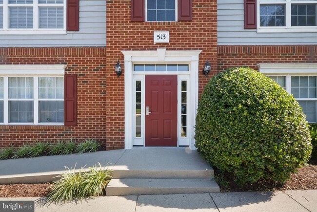 513 Constellation Square SE in Leesburg, VA - Building Photo - Building Photo