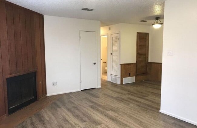 2402 97th St in Lubbock, TX - Building Photo - Building Photo