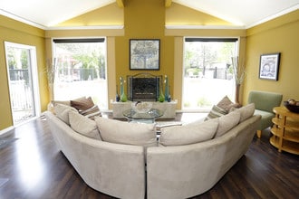 Pines at Marston Lake in Littleton, CO - Foto de edificio - Interior Photo