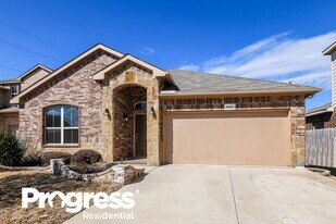 1029 Doe Meadow Dr in Burleson, TX - Building Photo