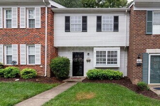 1617 Congressional Ct in Richmond, VA - Foto de edificio - Building Photo