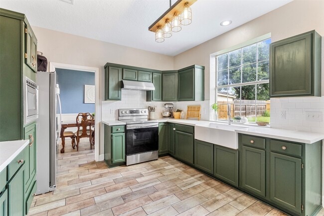 property at 4226 Glenchase Ln