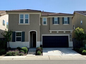 5325 Elderdown Way in Sacramento, CA - Building Photo