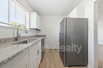 327 Sycamore Ave in Newport News, VA - Building Photo - Building Photo