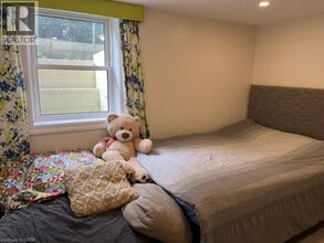 235 Fearnwood St in Cambridge, ON - Building Photo - Building Photo