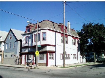 1700 W Lincoln Ave in Milwaukee, WI - Foto de edificio