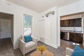 1115 1/2 4th St NE-Unit -Unit 2 in Minneapolis, MN - Building Photo - Building Photo