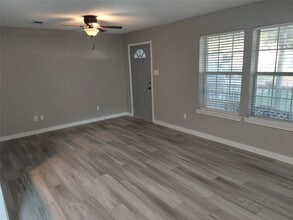 933 Valentine Ave in Waco, TX - Building Photo - Building Photo