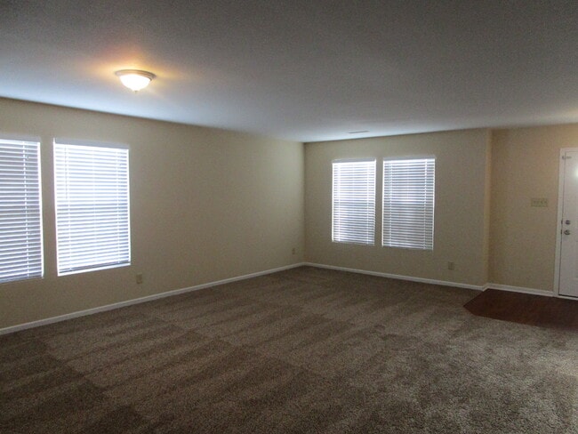 2890 Sentiment Ln in Greenwood, IN - Foto de edificio - Building Photo