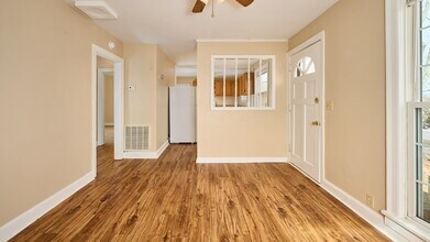 2415 N Hillcrest Dr in Springfield, TN - Building Photo - Building Photo