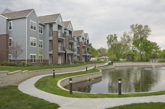 Peppertree Apartments Merriam in Overland Park, KS - Foto de edificio - Building Photo