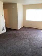 3570 E 2nd Ave in Post Falls, ID - Building Photo - Building Photo