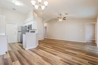1820 Tinsmith Cir in Lutz, FL - Building Photo - Building Photo