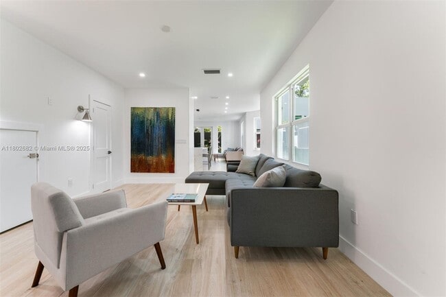 property at 3125 Paola Dr
