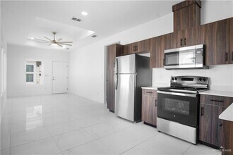 18 Vision St in Rio Grande City, TX - Building Photo - Building Photo