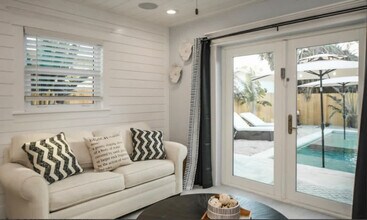 613 Fern St in Anna Maria, FL - Building Photo - Building Photo