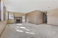 585 W Parkside Dr in Palatine, IL - Building Photo - Building Photo