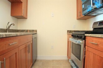 377 Summer St, Unit 3 in Somerville, MA - Building Photo - Building Photo