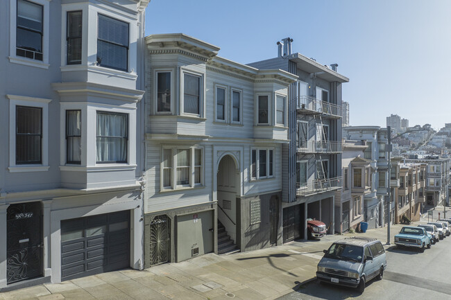 551-557 Greenwich St in San Francisco, CA - Building Photo - Building Photo