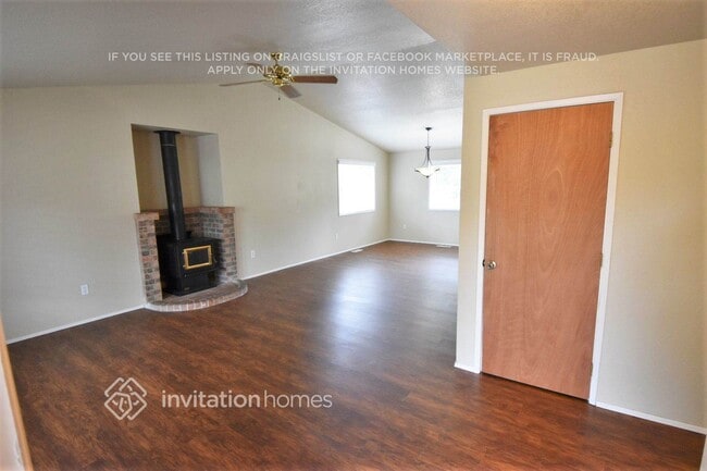 15505 18th Ave Ct E in Tacoma, WA - Foto de edificio - Building Photo