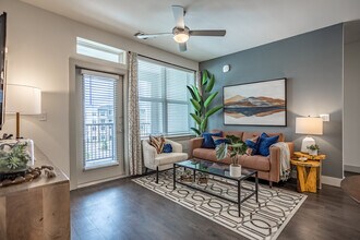 The Quinn on Thirty in Garland, TX - Building Photo - Interior Photo