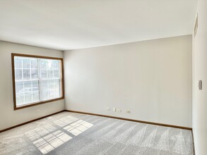 540 N Crystal Ave in Elgin, IL - Building Photo - Building Photo