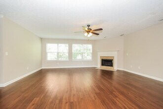 622 Holland Ridge Dr in La Vergne, TN - Building Photo - Building Photo
