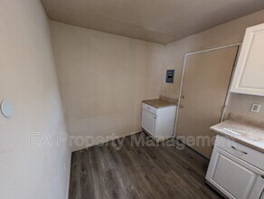 212 65th St NW in Albuquerque, NM - Building Photo - Building Photo