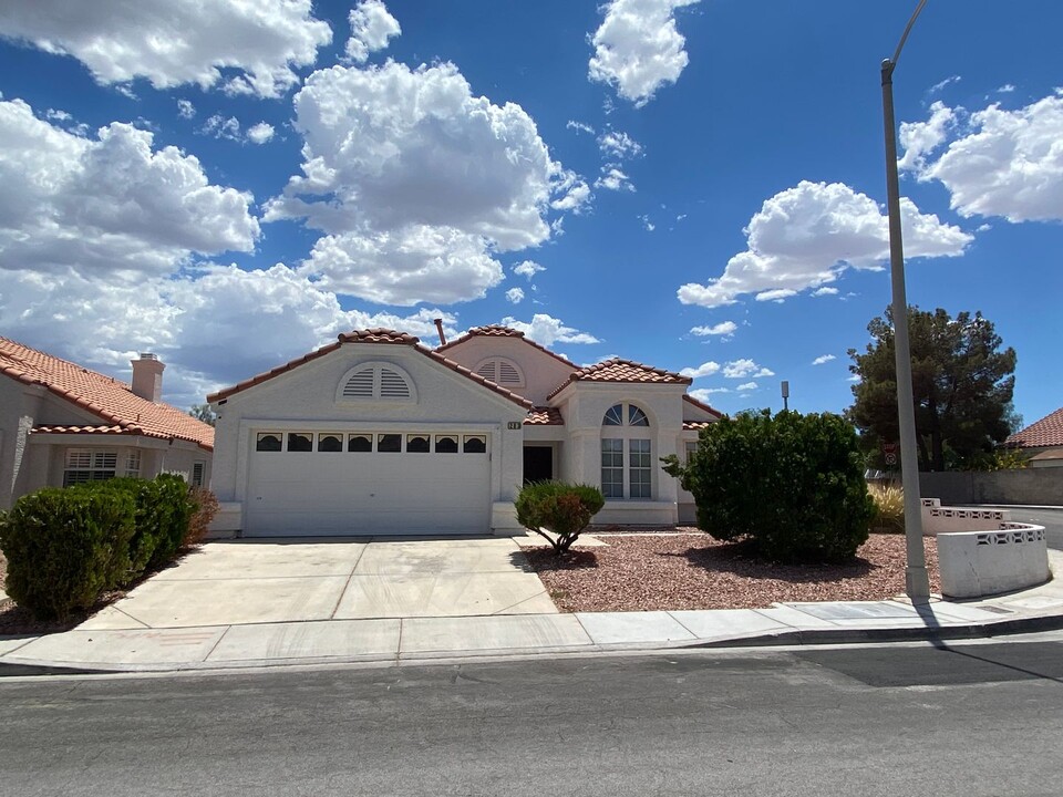 283 Comfort Dr in Henderson, NV - Building Photo