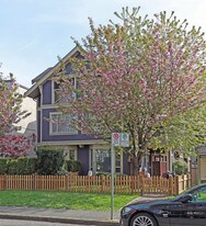 1562-1568 W 10th Ave in Vancouver, BC - Building Photo