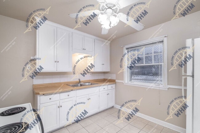 3258 S Kinnickinnic Ave in Milwaukee, WI - Building Photo - Building Photo