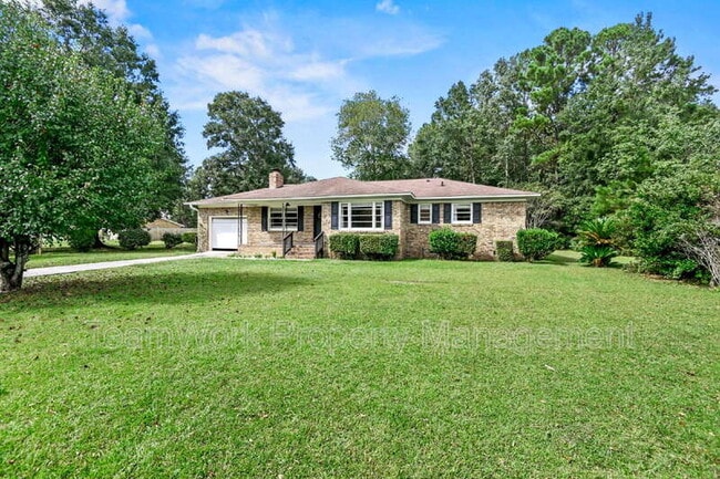 137 Ravenell St in Moncks Corner, SC - Building Photo - Building Photo