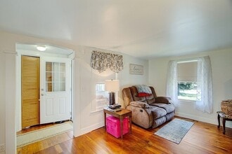 367 Whalom Rd in Lunenburg, MA - Building Photo - Building Photo