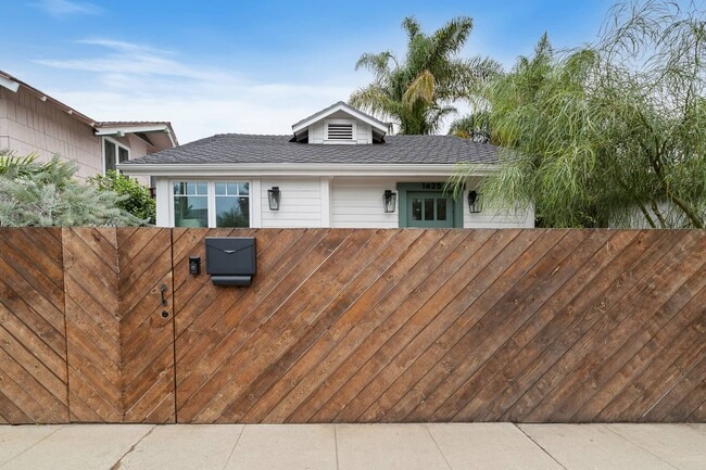 property at 1425 Cabrillo Ave