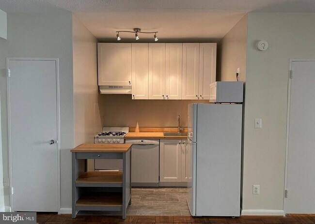 1727 Massachusetts Ave NW in Washington, DC - Building Photo - Building Photo