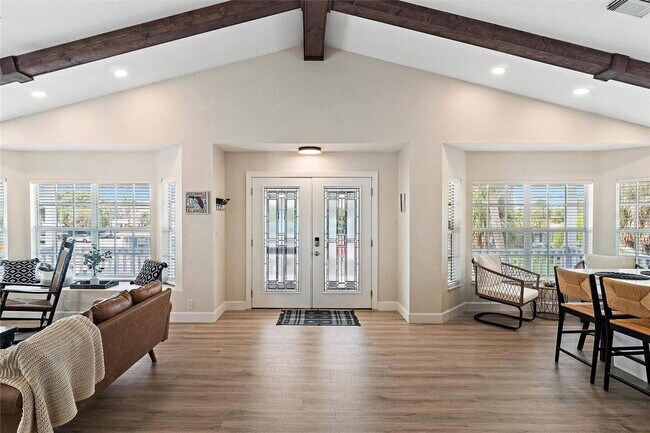 7615 Coquina Way in St Pete Beach, FL - Foto de edificio - Building Photo