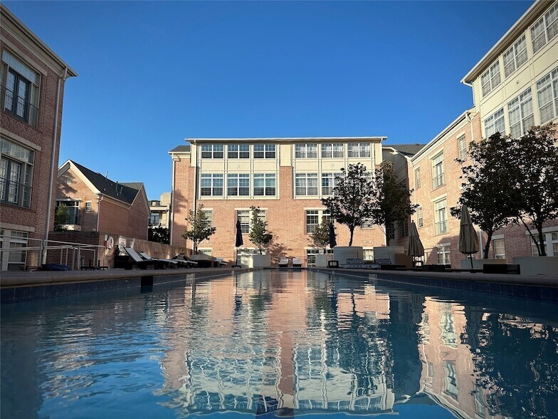 2305 Worthington 302 St, Unit 302 in Dallas, TX - Building Photo