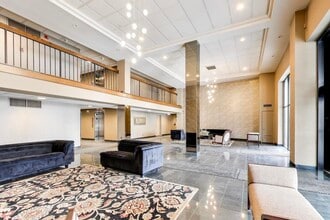 6340 Americana Dr in Willowbrook, IL - Foto de edificio - Building Photo