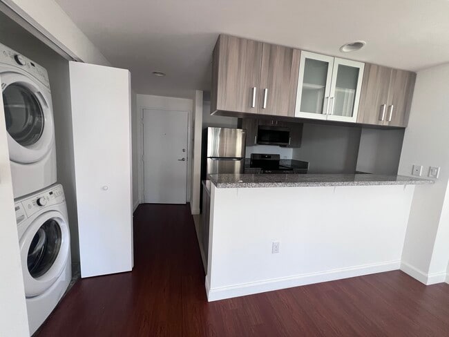 241 NE 27th St, Unit A1 in Miami, FL - Building Photo - Building Photo
