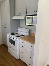 30290 River Rd in Cloverdale, CA - Building Photo - Building Photo