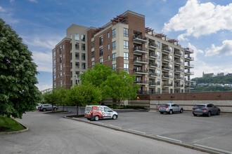 The Residences at Harbor Greene in Bellevue, KY - Building Photo - Building Photo