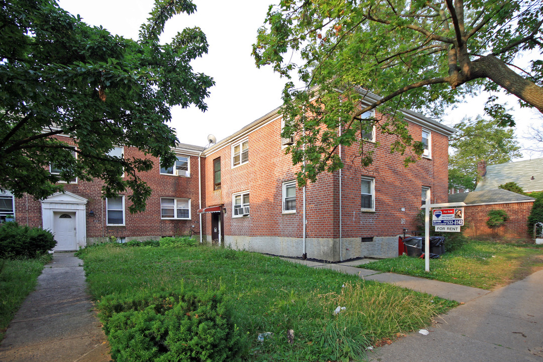 160-19 76th Ave in Flushing, NY - Foto de edificio