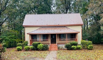 2785 Samples Scales Rd in Homer, GA - Building Photo