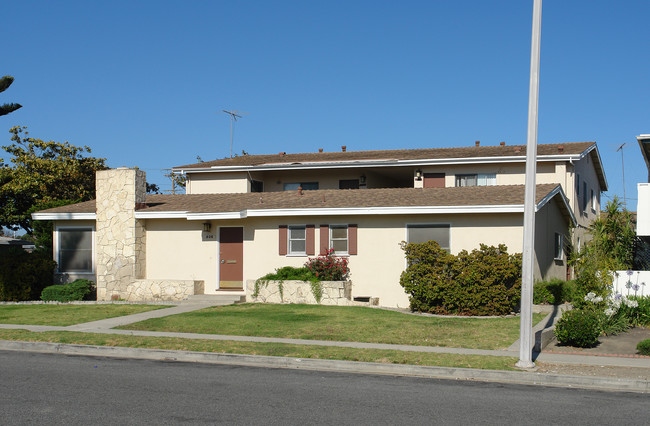 608 Empire Ave in Ventura, CA - Building Photo - Building Photo