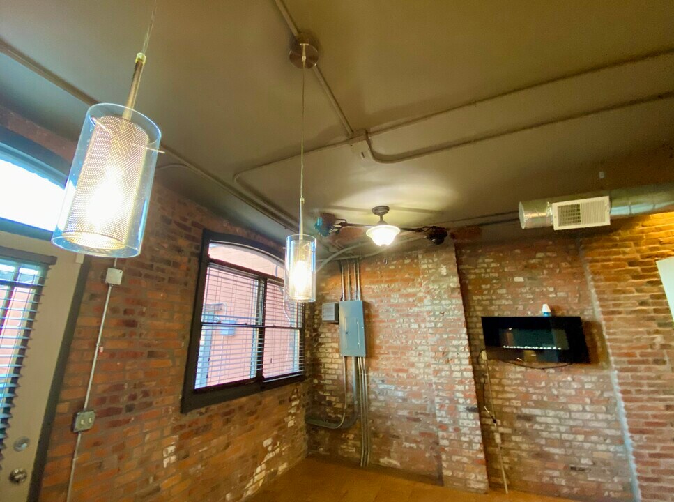 1810 3rd Ave, Unit 1 in Rock Island, IL - Foto de edificio