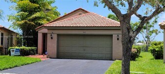 1463 Presidio Dr in Weston, FL - Building Photo