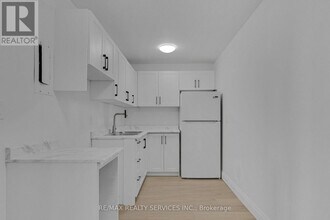 223 Jackson St W in Hamilton, ON - Building Photo - Building Photo