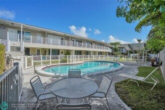 2501 N Ocean Blvd in Pompano Beach, FL - Building Photo - Building Photo