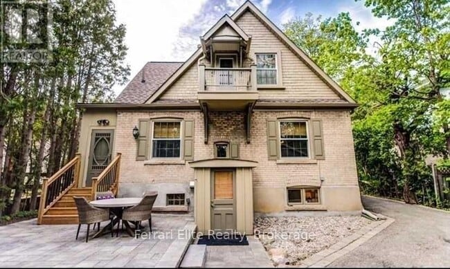 property at 66 Richmond St