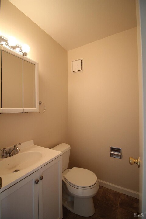 1216 Dana Dr in Fairfield, CA - Building Photo